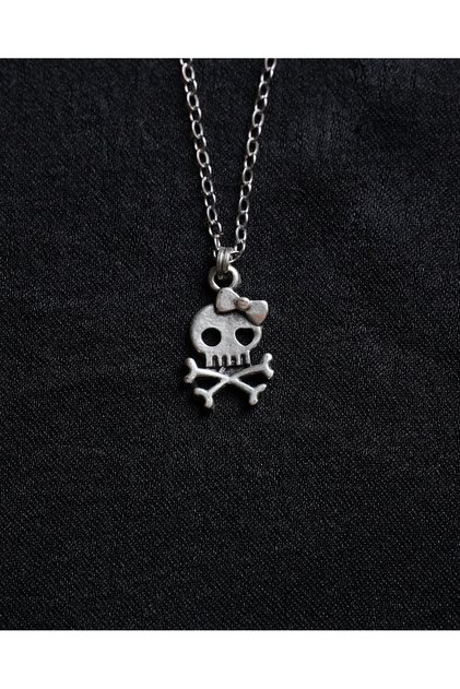 Y2k grunge pinterest gotik monster high kurukafa kolye