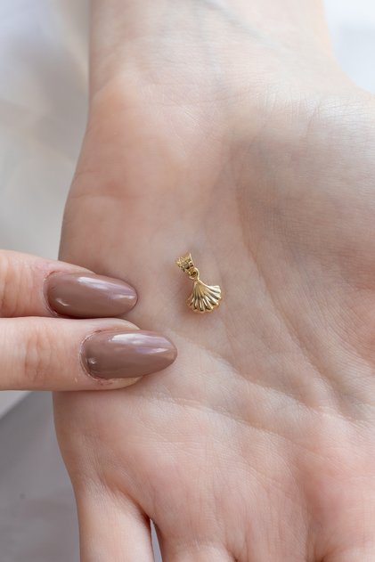 Midye Charm 14 Ayar Altın Kadın Kolye Ucu Hediyelik Özel Tasarım Takı