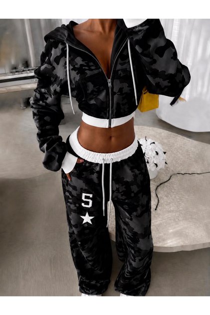 Culture 3 Yarn Track Suit Black