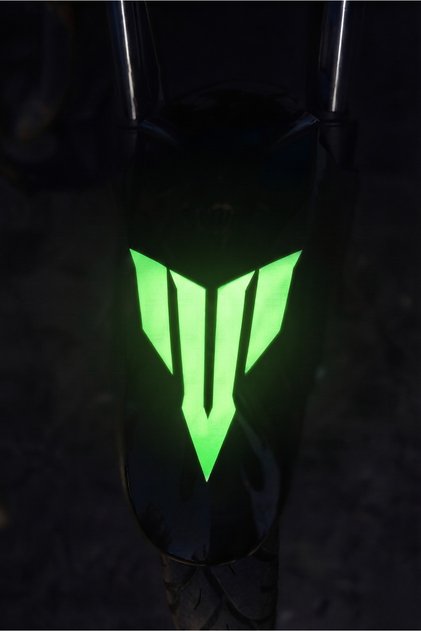 Decorative Sticker Reflective Mt Logo Sticker for Motorcycle 15Cmx12Cm