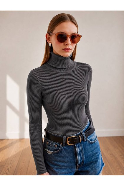Women's Turtleneck Ribbed Knit Sweater Long Sleeve Slim Fit Fitted Stretchy Basic Sweater