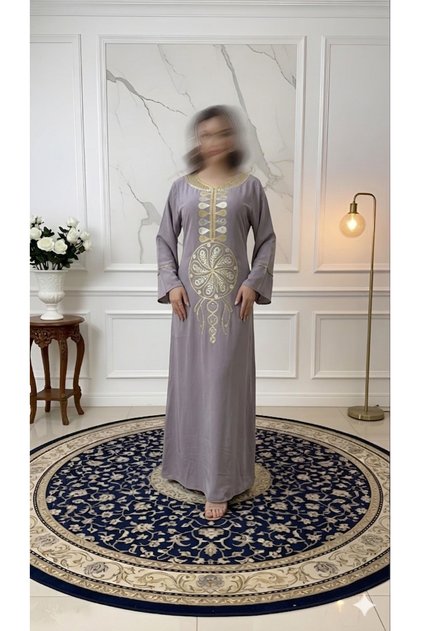 فستان راقي بتطريز ذهبي فخم
