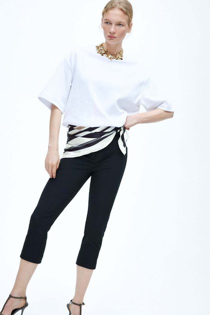 Capri trousers with scarf