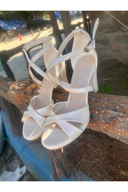 Kadın Sedef Kırık Beyaz Renk Ön Çapraz 10 Cm Platform Topuklu Abiye Gelin Ayakkabısı