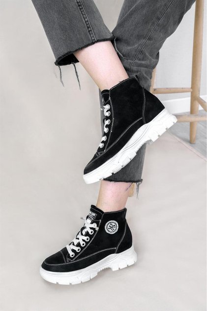 Women's Rubber Lace-Up Fur Lined Thick Sole Sports Boots Black