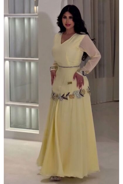 A High-End Yellow Evening Gown That Exudes a Luminous and Eye-Catching Look,