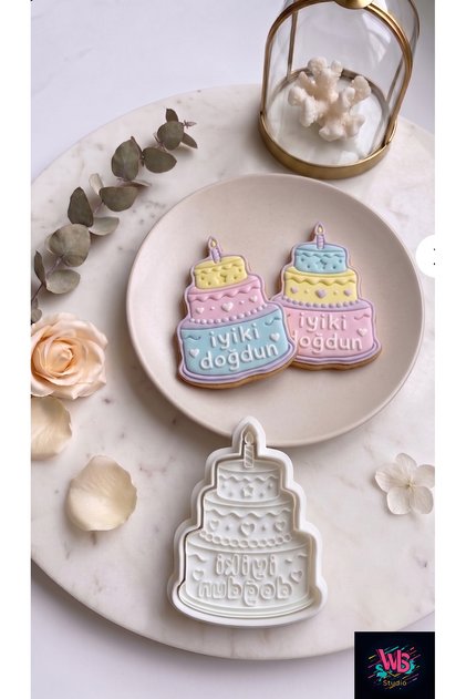 Pasta Tasarımlı Kurabiye Kalıbı - 8 cm - Doğum Günü Temalı Fondan ve Kurabiye Damgası
