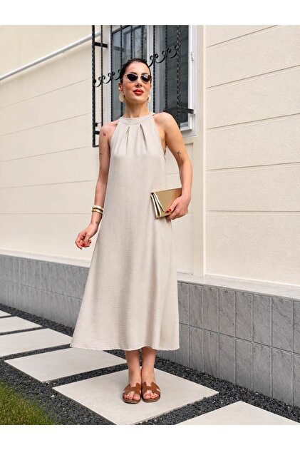 Halter Yaka Klasik Model Elbise