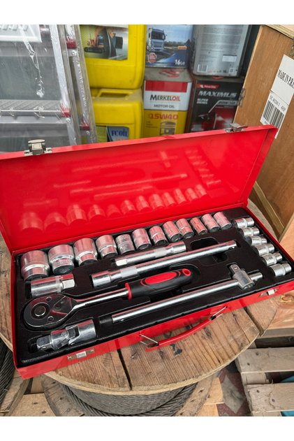 1/2” Lokma Anahtar Takımı 24 Parça Cr-V Krom Vanadyum Cırcırlı Lokma Seti Metal Çantalı