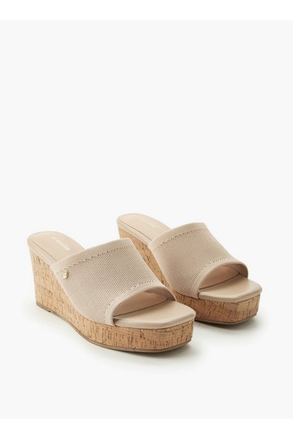 Women Textured Wedge Heel Sandals