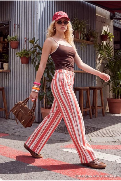 Kırmızı-Çok Renkli Gabardin Çizgili Desenli Wide Leg/Geniş Paça Pantolon TWOSS26PL00085