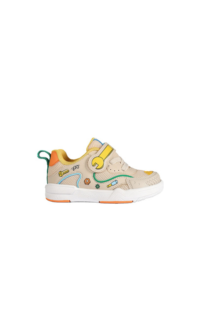 Repair baby daily shoes beige