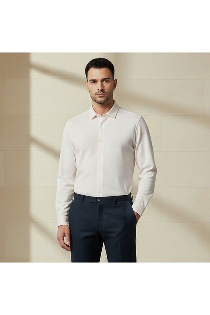 Men Slim Fit Collared Textured Long Sleeves Shirt