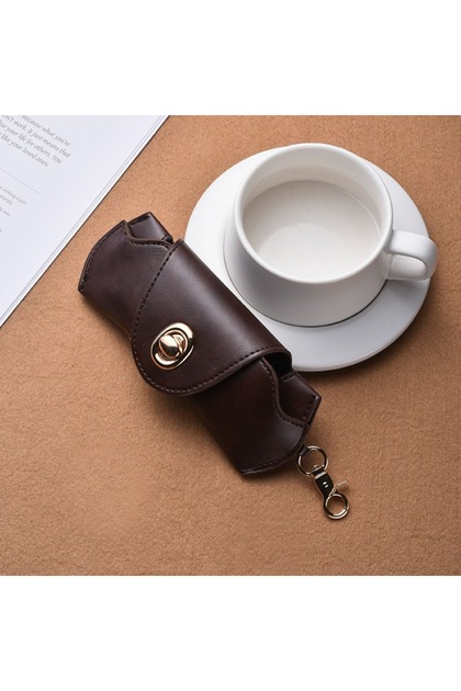 حافظة نظارات شمسية جلدية ناعمة جديدة 2026 بتصميم Coffee، محمولة للتعليق حول الرقبة، مشبك نظارات، نظارات C
