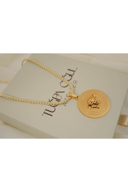 Kol692 Gold Color Medallion Necklace with Medusa Figure
