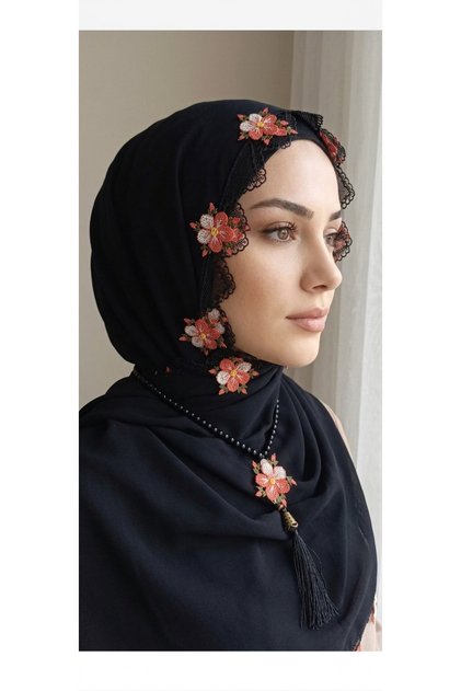 Needlework Black Color Prayer Rug with Prayer Beads