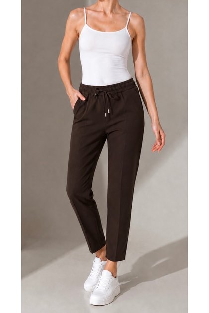 Women's Elastic Waist Narrow Leg Carrot Pants Brown