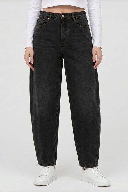 Women Barrel Fit Washed Non Stretchable Jeans, Black