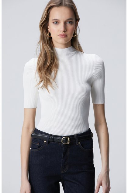 Kırık Beyaz Örgülü Dik Yaka Rayon Basic Kazak