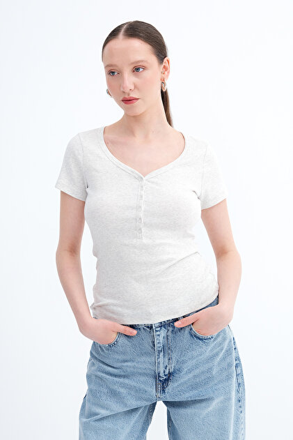 Addax V Yaka Düğmeli T-shirt P1946 - Fiyatı, Yorumları