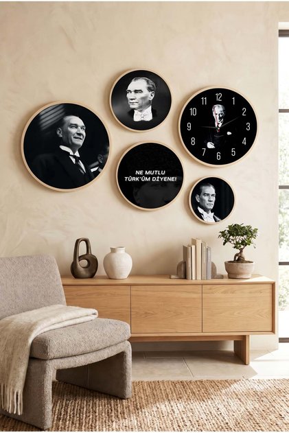 5 Parça Yuvarlak Ahşap Çerçeveli Siyah Ve Beyaz M.kemal Atatürk Tablo Ve Saat Seti