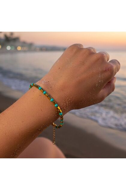 Turquoise and Gold Cube Beaded Bracelet