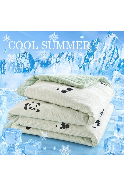 Thin quilts are suitable for air-conditioned rooms, comfortable and skin-friendly, soft and delicate, made of pure cotton crinkled fabric, breathable and not stuffy