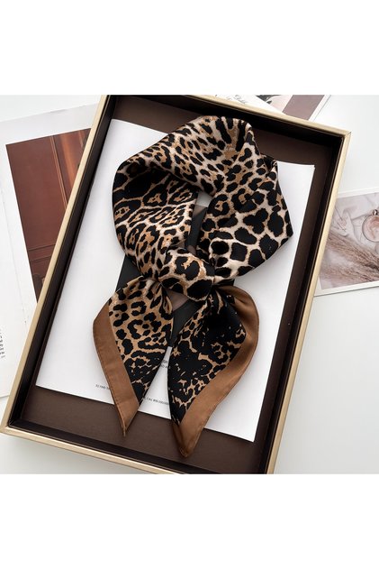 FJ824-1-3 1pc Luxury Brand Leopard Print Bandana Square Scarf Women's Imitation Silk Scarf Casual Ve