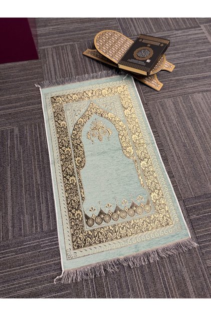 Classic Mihrap Patterned Luxurious Prayer Rug with Fringes