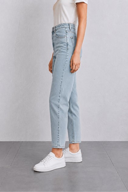 Julia Milano New Season Lara Ice Blue Snow Washed Daily Comfortable Wear High Waist Mom Jeans 2026