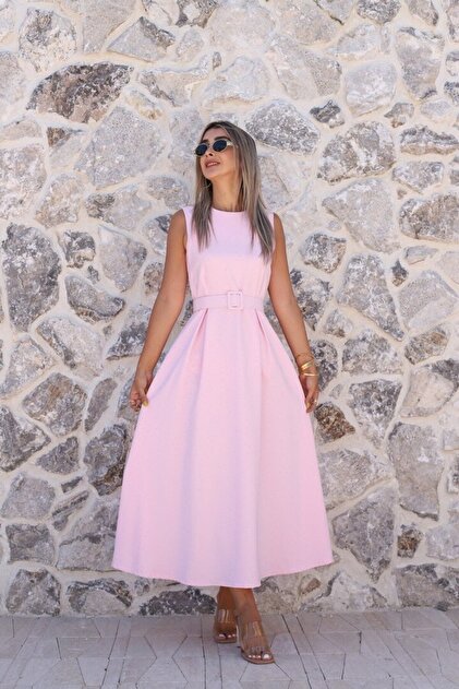 Rochie roz, cu curea, tip halter, evazată