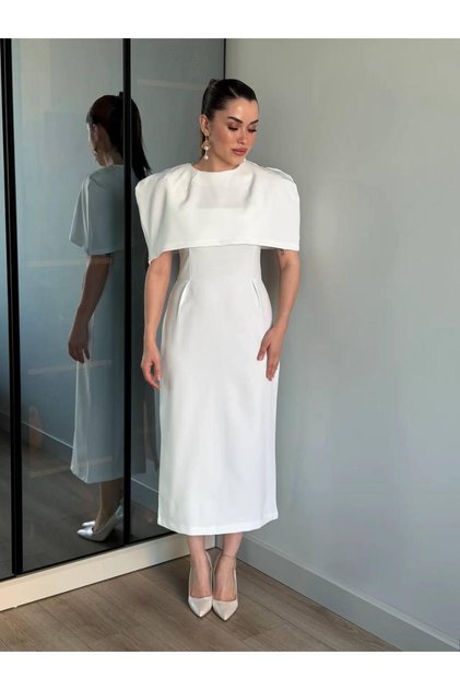 Rochie de seară albă pentru femei, cu detaliu de șliț la spate și pelerină