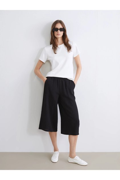 Lcwaikiki Classic Black Women's Capri with Elastic Waist