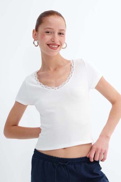 Addax Yakası Dantelli T-shirt P19818 - Fiyatı, Yorumları