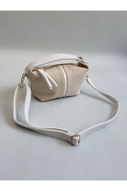 Adriana Model Hand and Women's Shoulder Bag Linen White