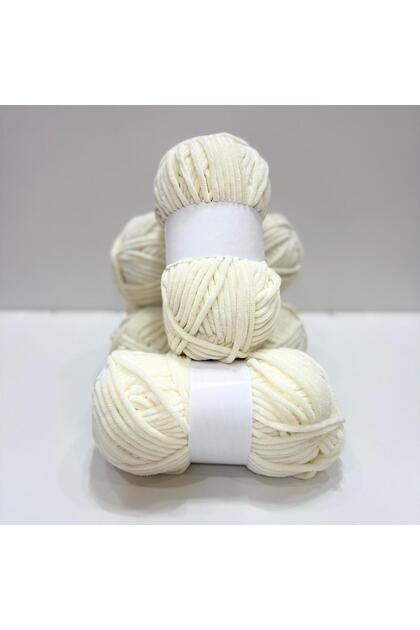 Export Surplus Velvet Hand Knitting Yarn 500Gr - Cream