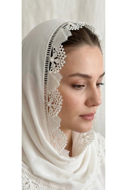İğne oyası beyaz renk kabak çiçeği modeli namaz örtüsü