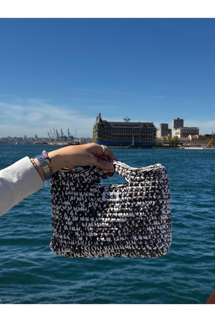 Byds Hand Knitted Handbag with Handle - Handmade Portfolio Bag - Retro Design Handbag