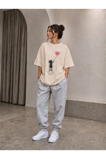 Women's Beige Oversize Heart Balloon “Let It Go” Printed 100% Cotton T-Shirt Tracksuit Set