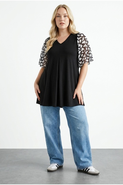 Plus Size Pleated T-Shirt with Tulle Detail on the Sleeves