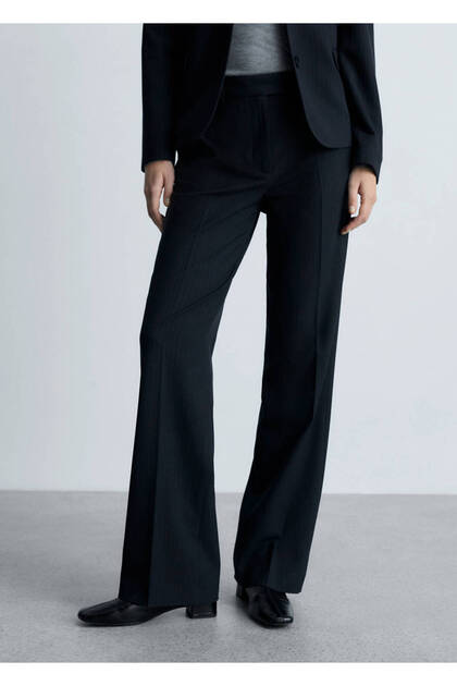 Cloth pants with fine lines