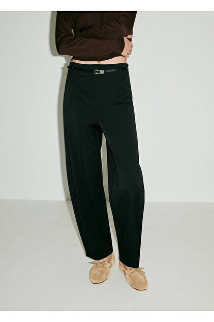 Balloon trousers with a buckled belt
