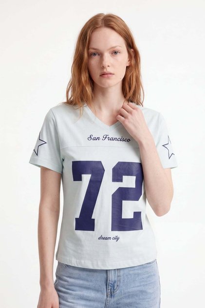 V Yaka Taş Detaylı College T-SHIRT