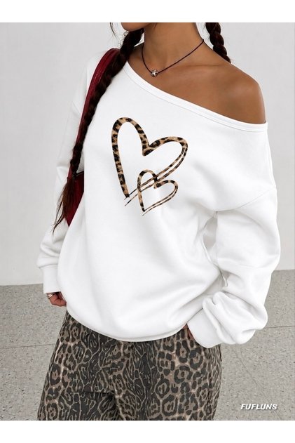 Leopard Printed Hearts Printed Oversized Women's Boat Neck Sweatshirt