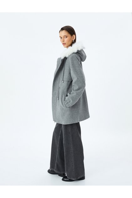 Zippered Faux Fur Detailed Hooded Cashmere Coat with Pockets