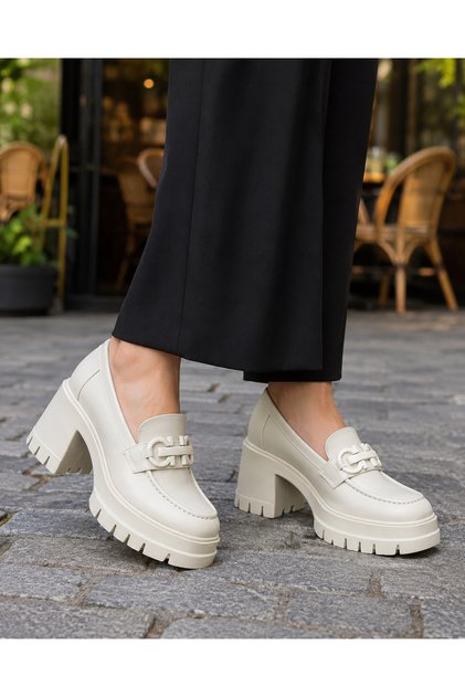 Women's Metal Buckle Detail Loafer Shoes-Beige Patent Leather