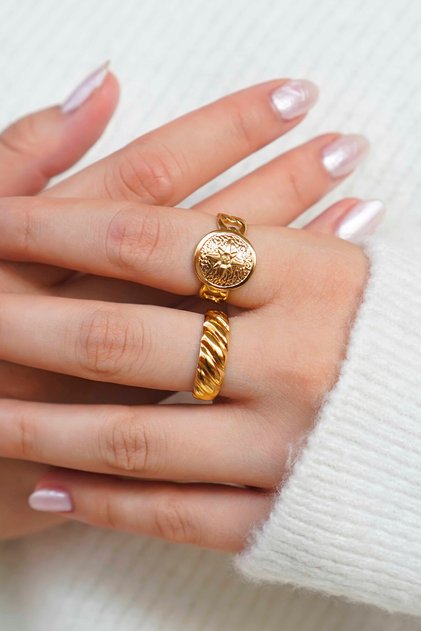 Gold Color 2-Piece Adjustable Women's Steel Ring Set – Stylish Jewelry with Twisted and Star Detail