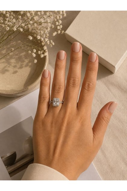 Alora Baget Classic Shiny Stone Baget Ring