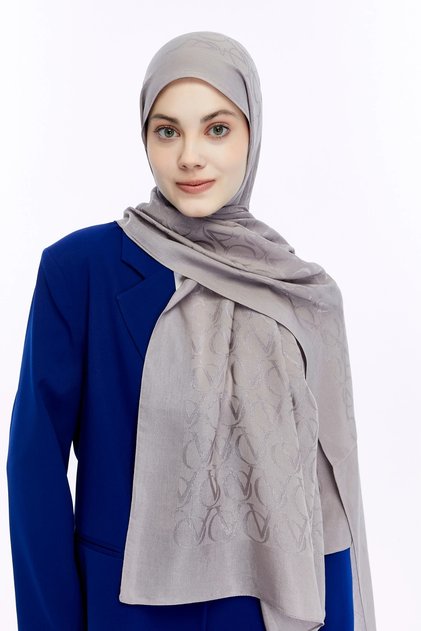 شال من سلسلة أليا بنمط VO المائل للأسفل