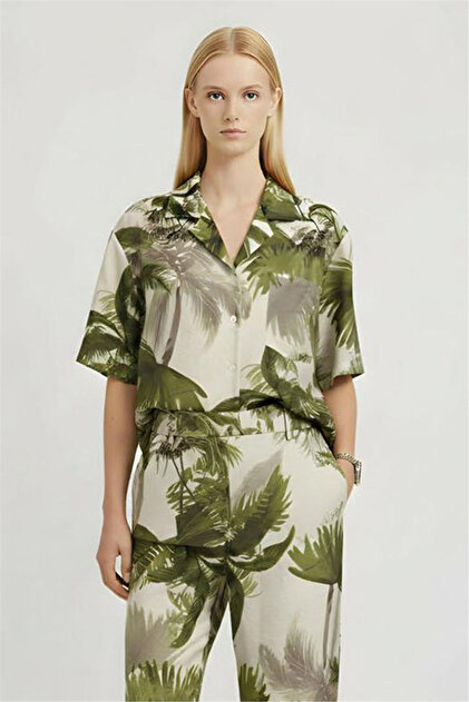 Khaki Clara Comfortable Fit Men's Collared Short Sleeve Shirt
